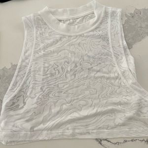 Lululemon crop wide/relaxed fit